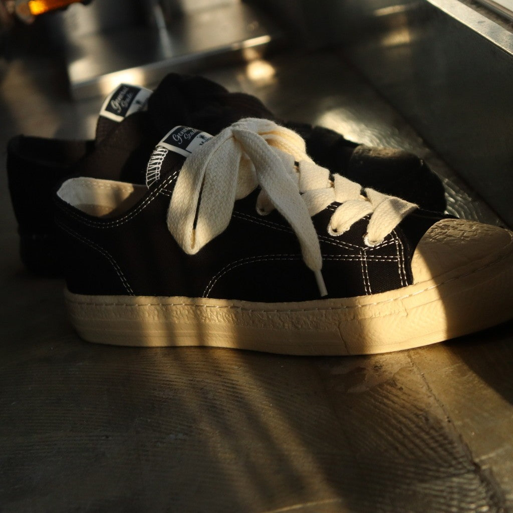 ROY / 帆布低筒運動鞋 #黑色 [S14FW702]