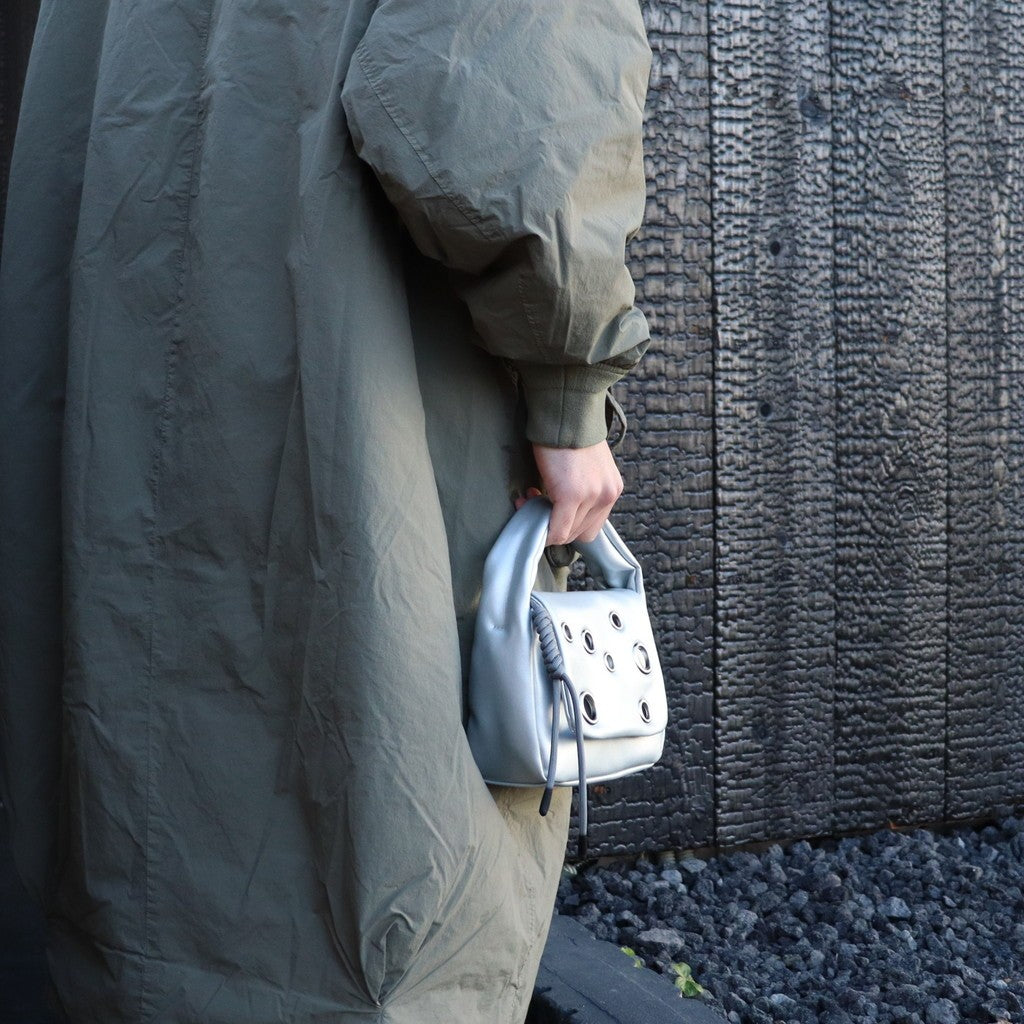 TECH LEATHER EYELET MINI POACH #SILVER [FEL34261B0006]