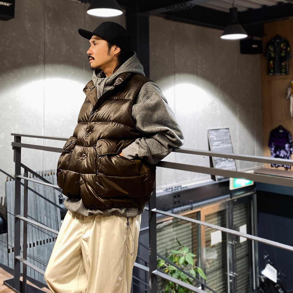 科技背包客羽絨背心 #棕色 [BW-24023W]