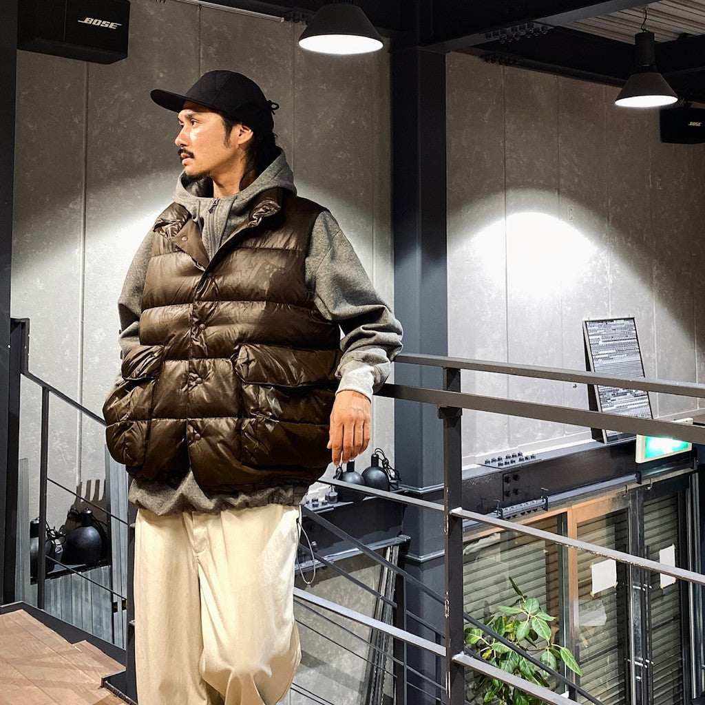 科技背包客羽絨背心 #棕色 [BW-24023W]