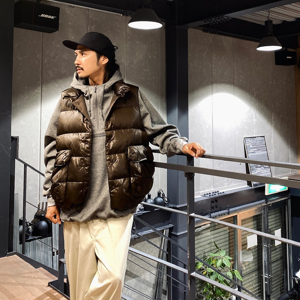 科技背包客羽絨背心 #棕色 [BW-24023W]