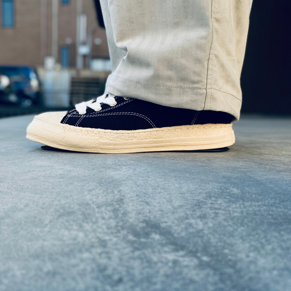 ROY / 帆布低筒運動鞋 #黑色 [S14FW702]