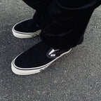 LX Classic Slip-On 98 (CHCKRBRD SIDEWALL BLACK/MARSHMALLOW) #Black/White [VN000E96BPQ]