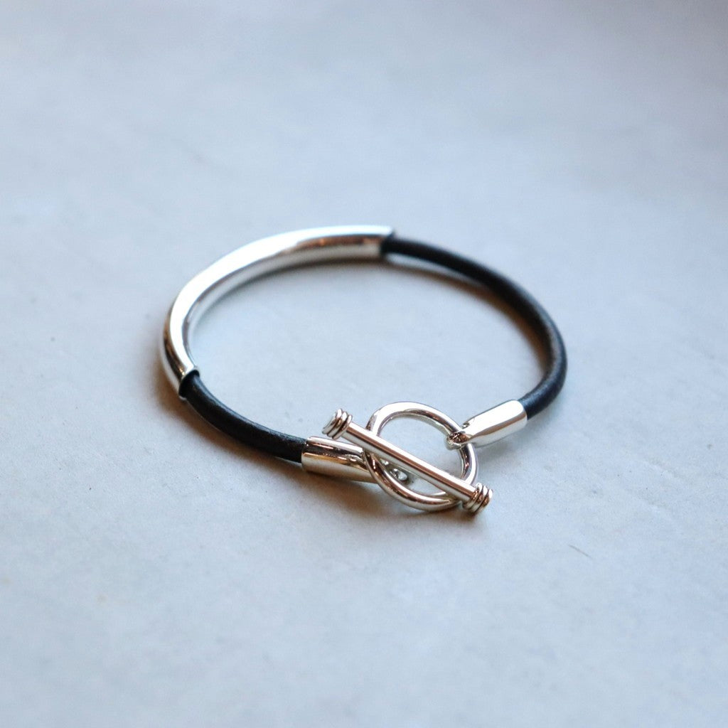 Round Leather Bracelet -Black- #SILVER [XOLB004L-BLK]