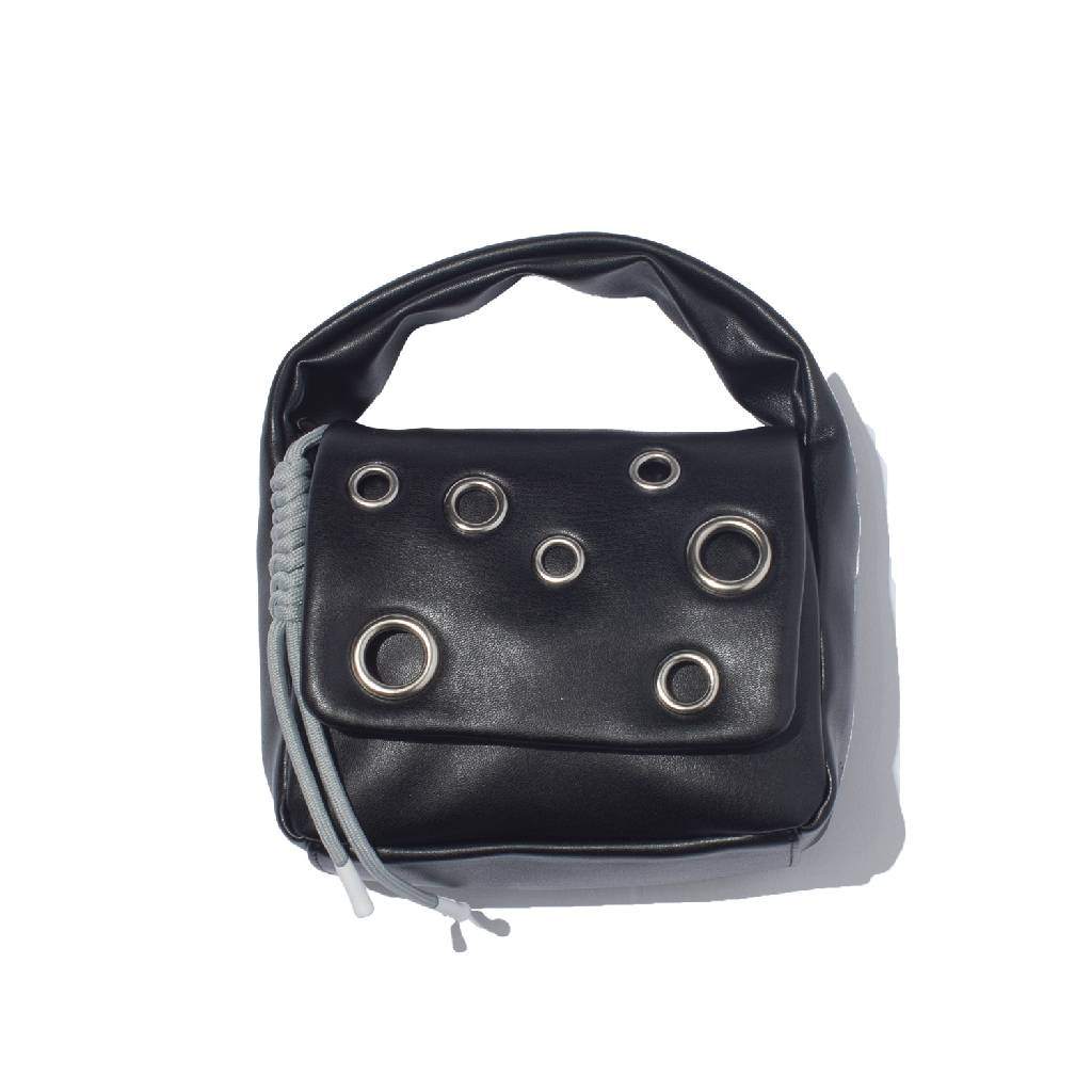 TECH LEATHER EYELET MINI POACH #BLACK [FEL34261B0006]