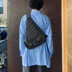 TEXTURED TWILL LAYERED SLINGER BAG #CHARCOAL [FTT36262B0009]