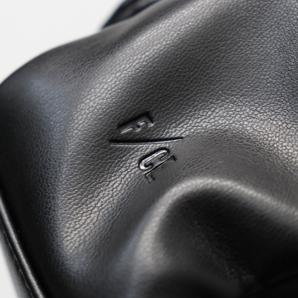 TECH LEATHER EYELET MINI POACH #BLACK [FEL34261B0006]