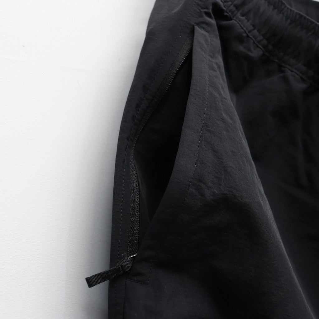 Versatile Pant #K / ブラック [NB32651]