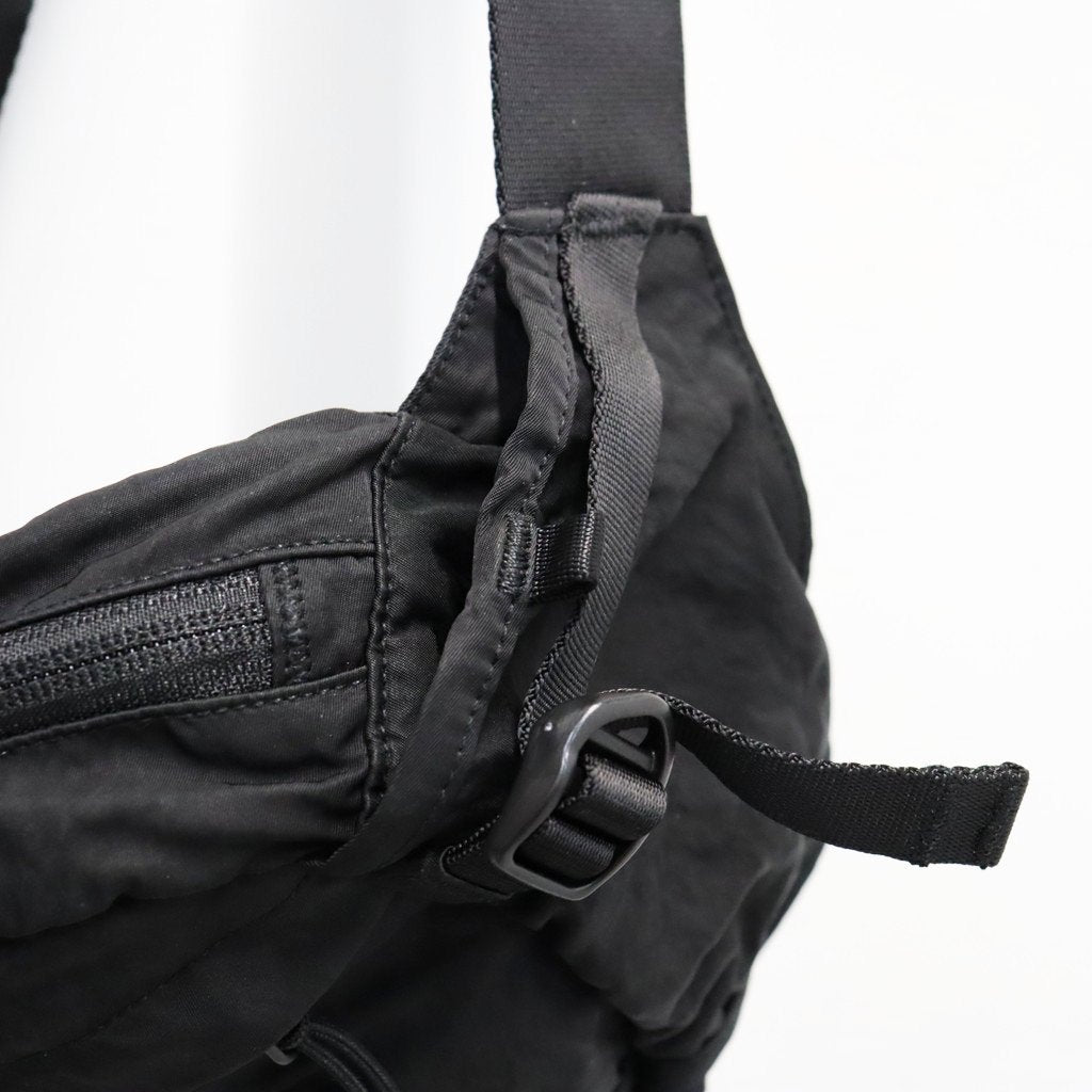 NYLON B LENS CROSSBODY PACK #BLACK 999 [RCCMAC734A-005269G-26FWP]