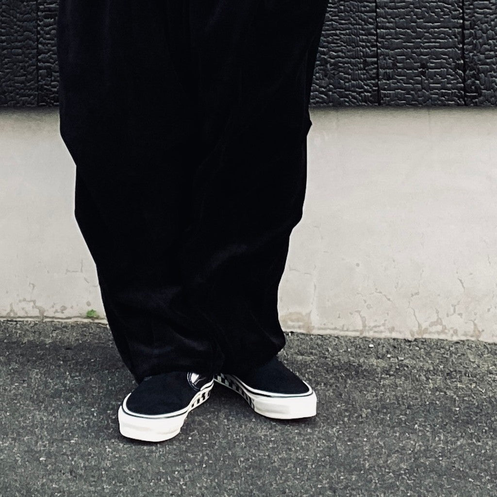 LX Classic Slip-On 98 (CHCKRBRD SIDEWALL BLACK/MARSHMALLOW) #Black/White [VN000E96BPQ]
