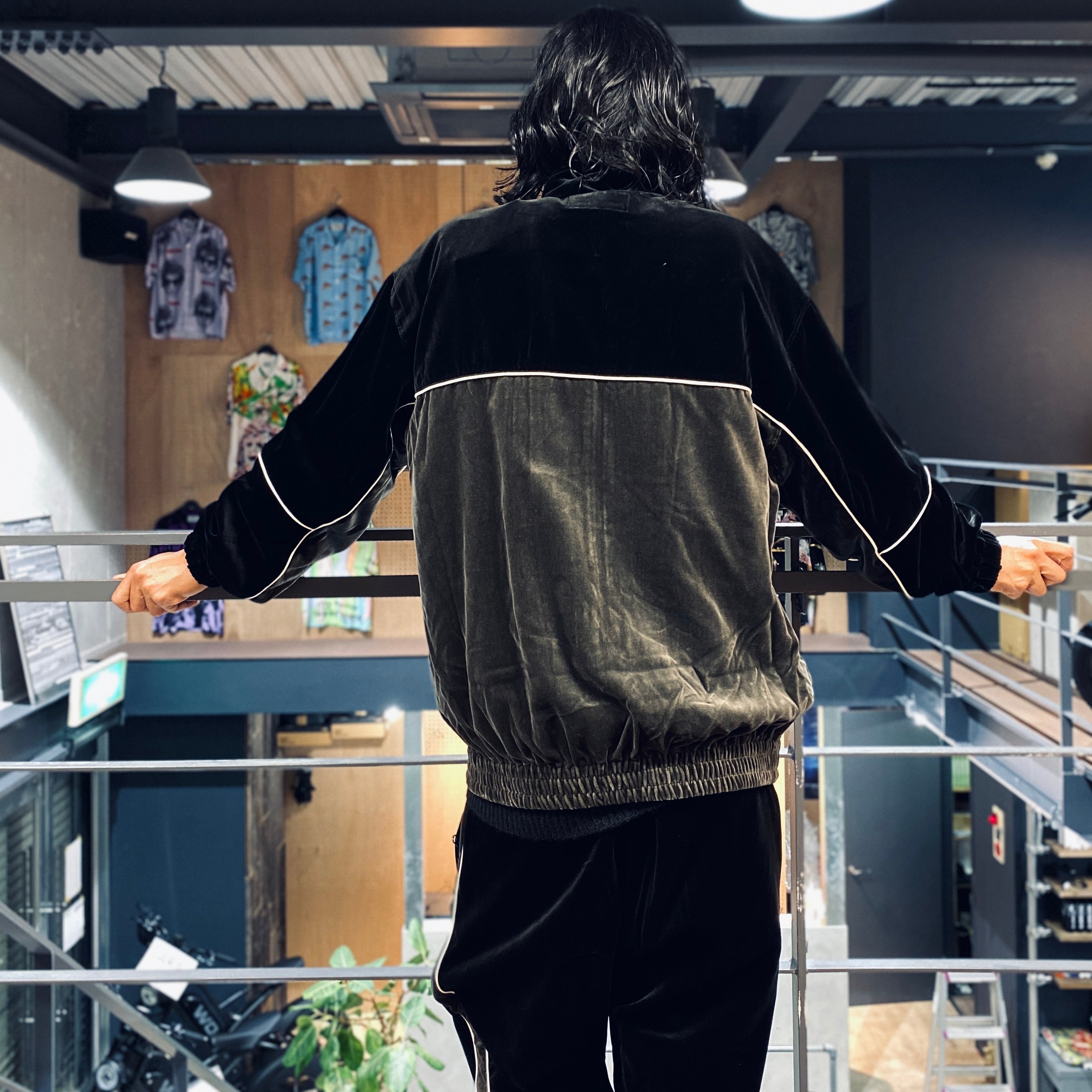 天鵝絨運動外套#黑色 [23FW-WMO-TJ02]