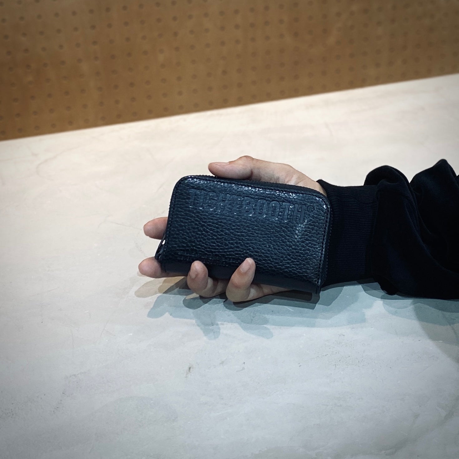 LEATHER ZIP AROUND WALLET #BLACK [FW23-A09]