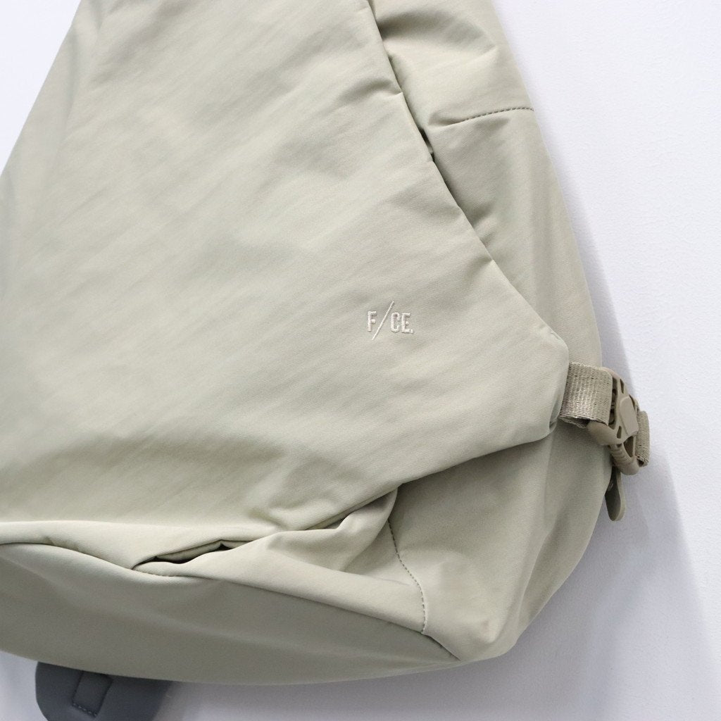 TEXTURED TWILL LAYERED SLINGER BAG #BEIGE [FTT36262B0009]
