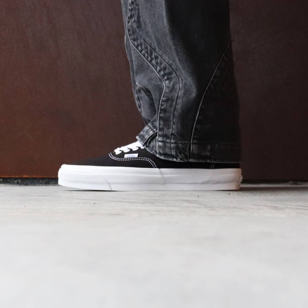 LX Authentic Reissue 44 #BLACK/WHITE [VN000CQABA2]