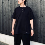 HEALTHKNIT | HENRY NECK T-SHIRT #BLACK [26SS-WMT-HK01]