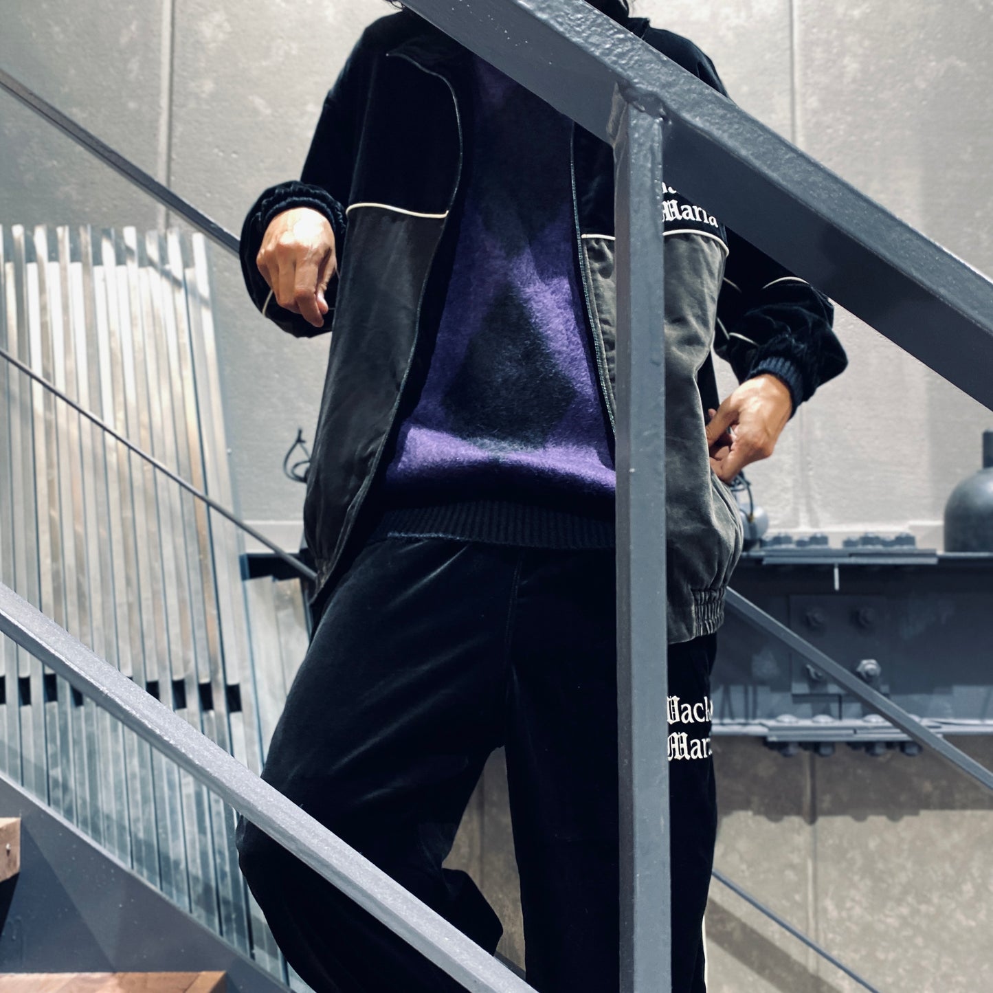 VELVET TRACK PANTS #BLACK [23FW-WMO-TP02]