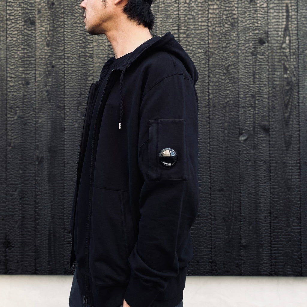 LIGHT FLEECE ZIP HOODED LENS SWEATSHIRT #BLACK 999 [20CMSS081A