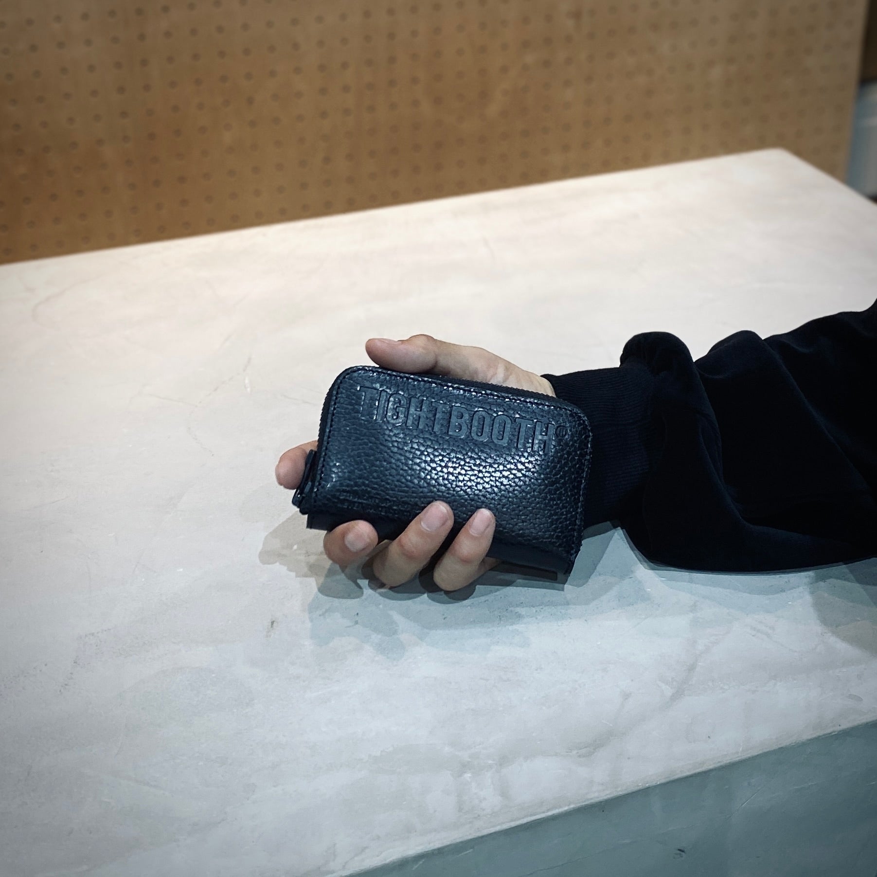 LEATHER ZIP AROUND WALLET #BLACK [FW23-A09]