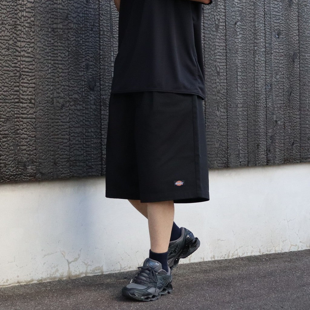 Dickies | Tuck Wide Shorts #Black [SD26S-PT07] - cocorozashi 三重
