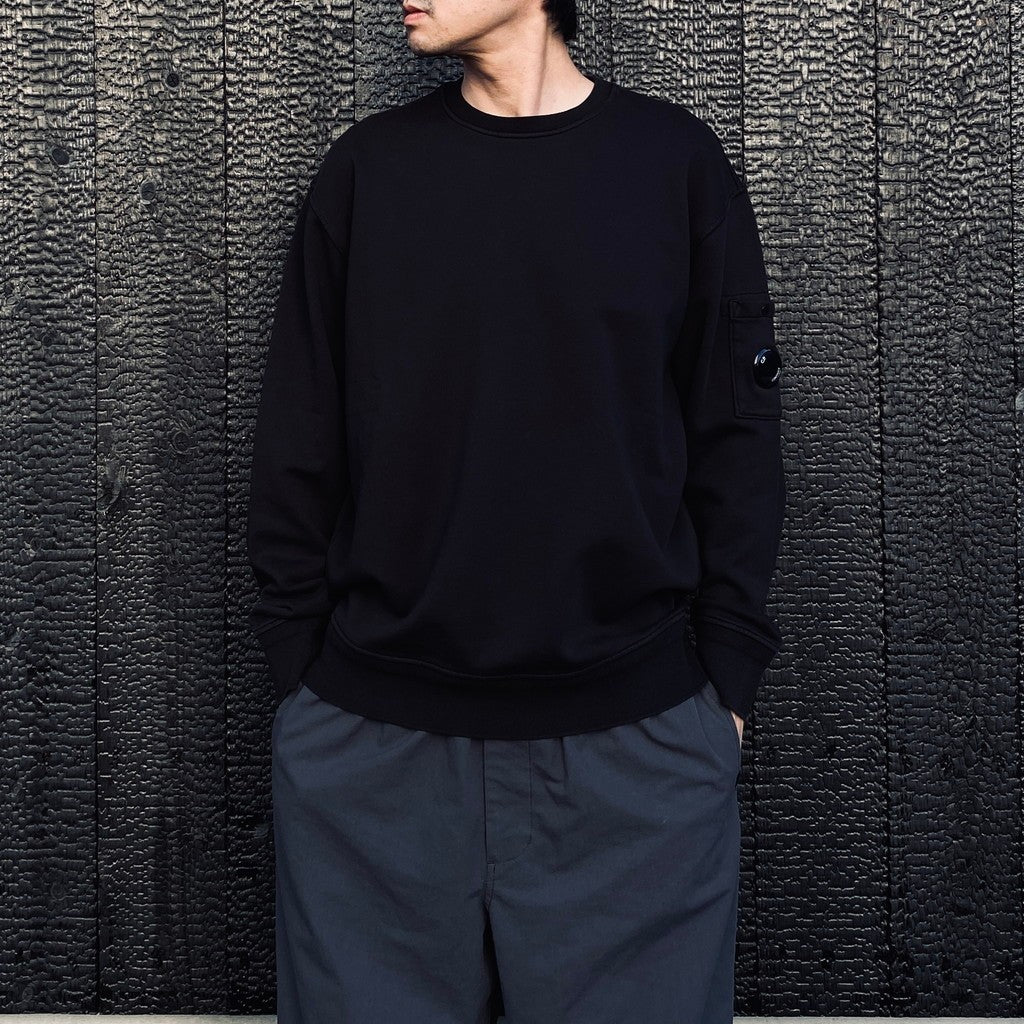 COTTON DIAGONAL FLEECE CREWNECK LENS SWEATSHIRT #BLACK 999 [20CMSS036A-110044G]