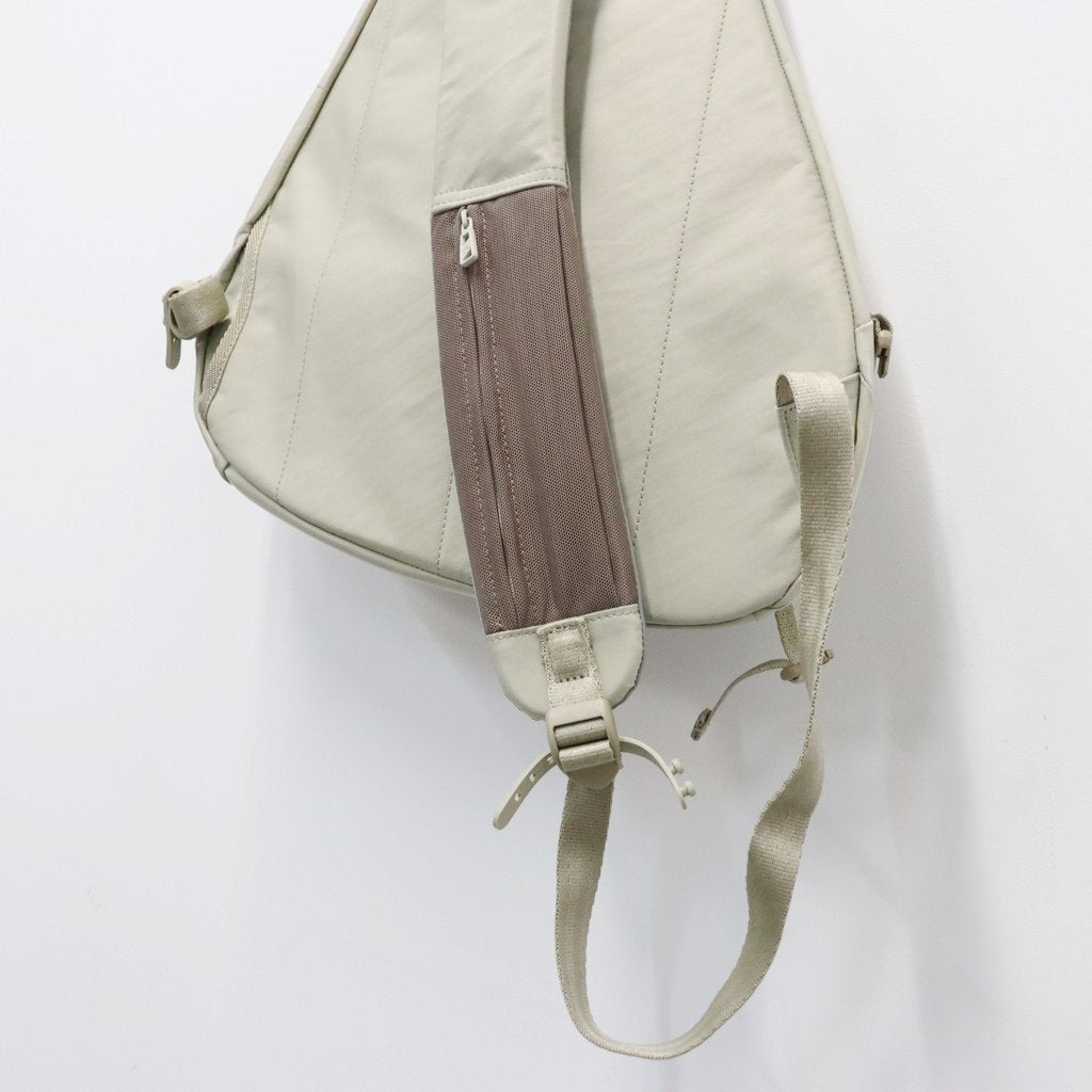 TEXTURED TWILL LAYERED SLINGER BAG #BEIGE [FTT36262B0009]