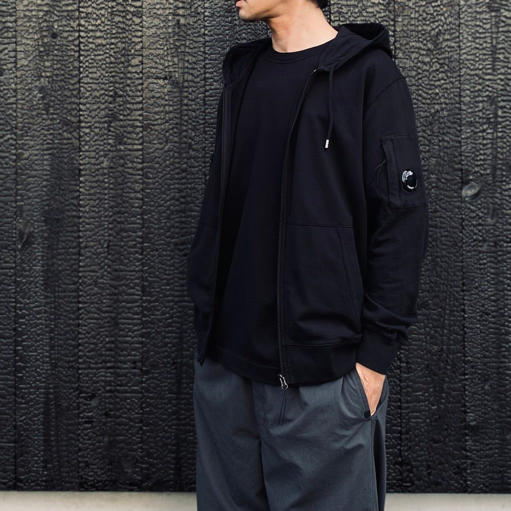 LIGHT FLEECE ZIP HOODED LENS SWEATSHIRT #BLACK 999 [20CMSS081A