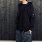 LIGHT FLEECE ZIP HOODED LENS SWEATSHIRT #BLACK 999 [20CMSS081A-002246G]