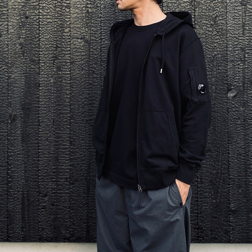 LIGHT FLEECE ZIP HOODED LENS SWEATSHIRT #BLACK 999 [20CMSS081A-002246G]