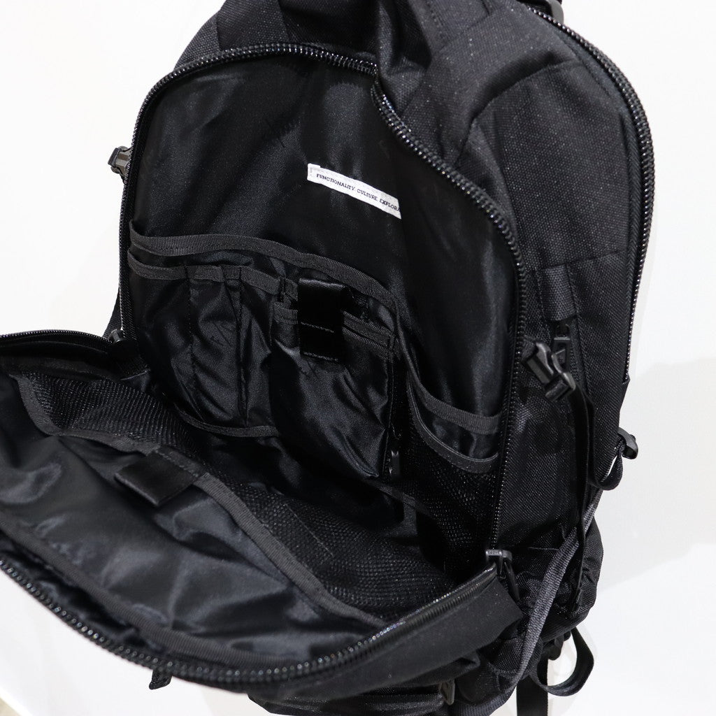 950 DAYPACK #BLACK [FNI31232B0001]