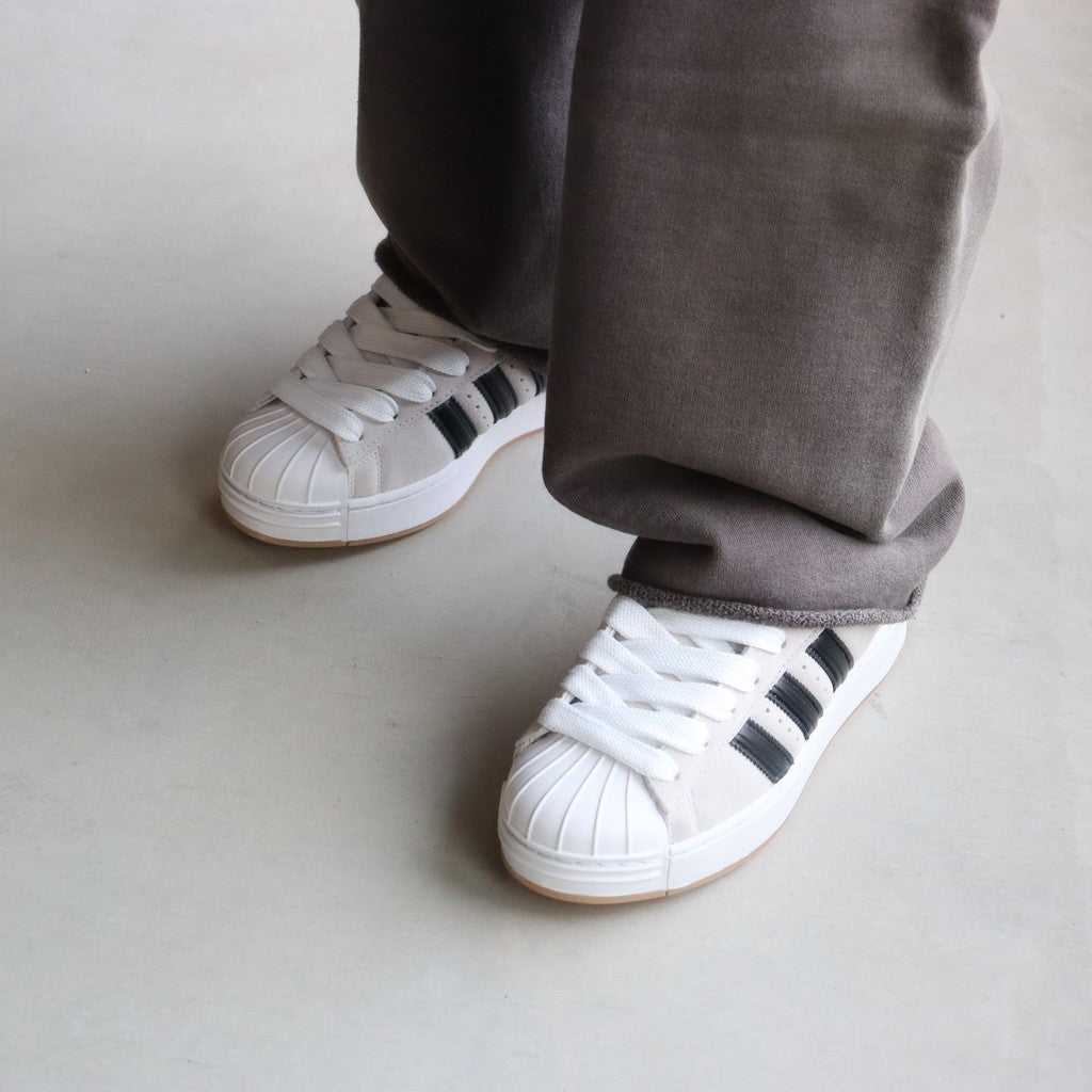 SUPERSTAR ST #クリスタルホワイト/コアブラック/ガム [KI3511]