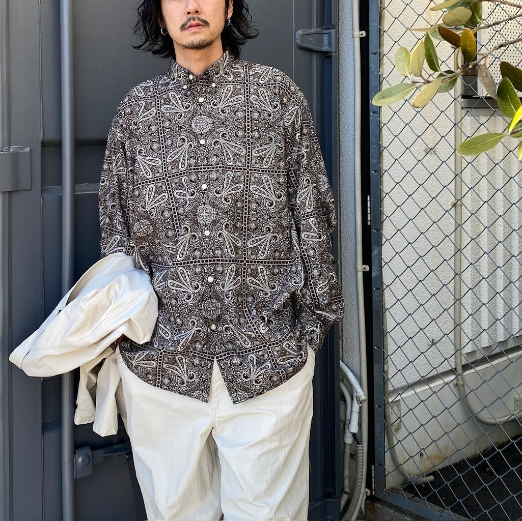 TECH BUTTON DOWN L/S SHIRT PAISLEY #BROWN [BE-81024]
