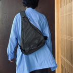 TEXTURED TWILL LAYERED SLINGER BAG #CHARCOAL [FTT36262B0009]