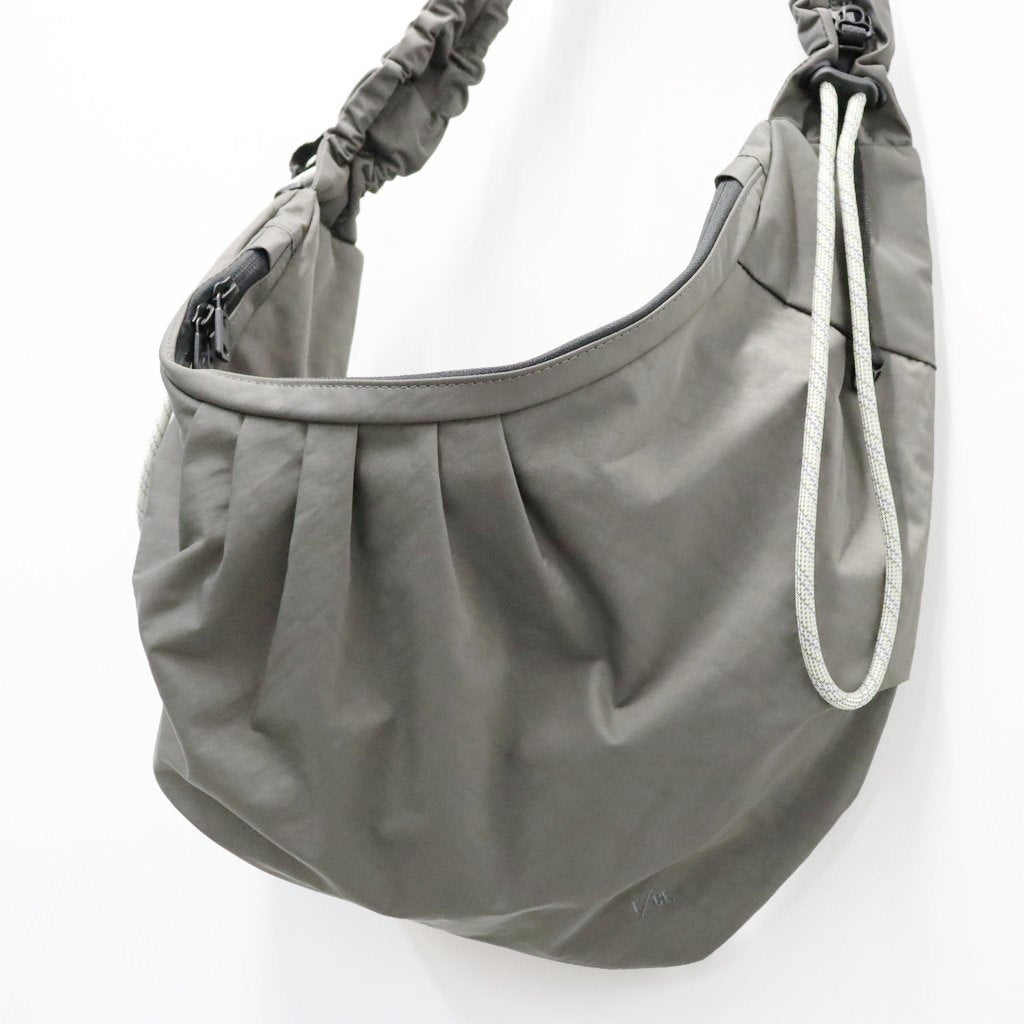 TEXTURED TWILL BODY BAG #CHARCOAL [FTT36262B0007]