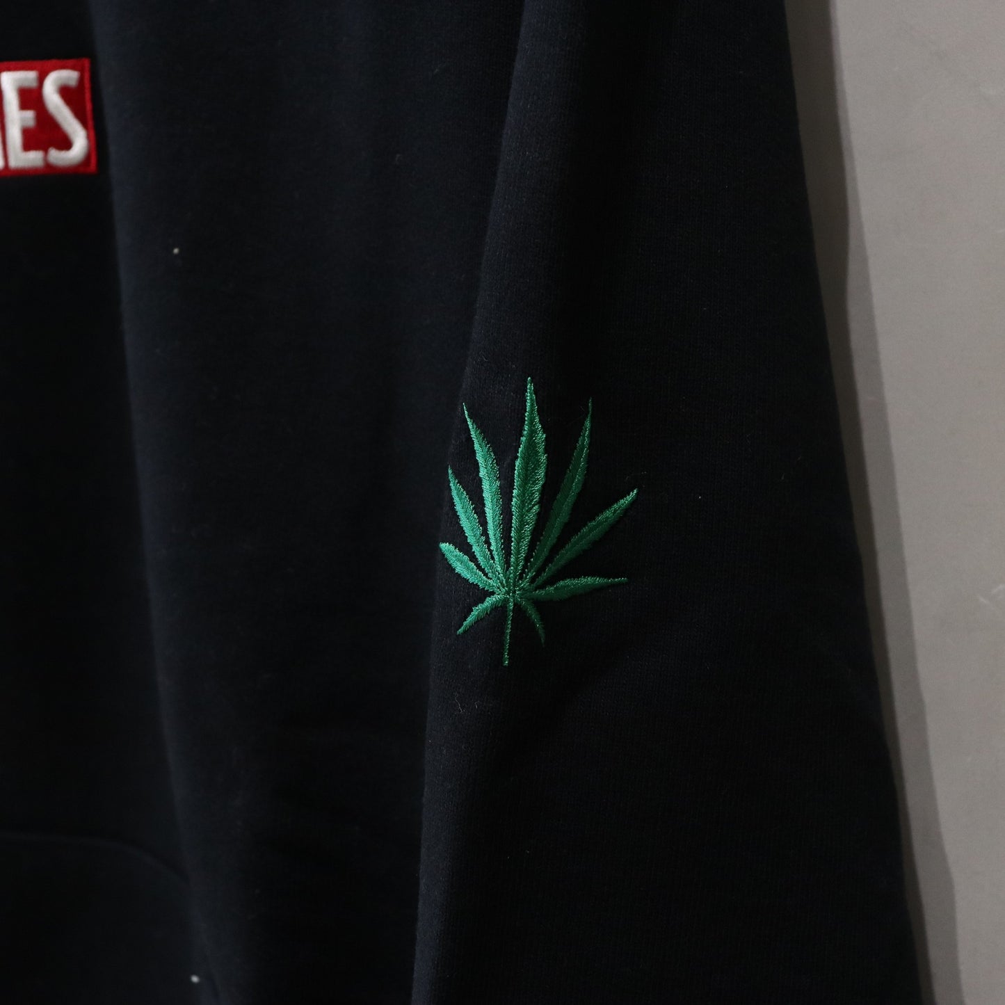 HIGHTIMES | HEAVY WEIGHT PULLOVER HOODED SWEAT SHIRT #BLACK [HIGHTIMES-WM-SS15]