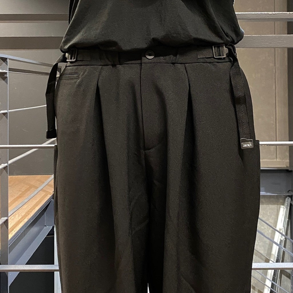 BALLOON CROPPED TROUSERS #Black [FST03242M0003]