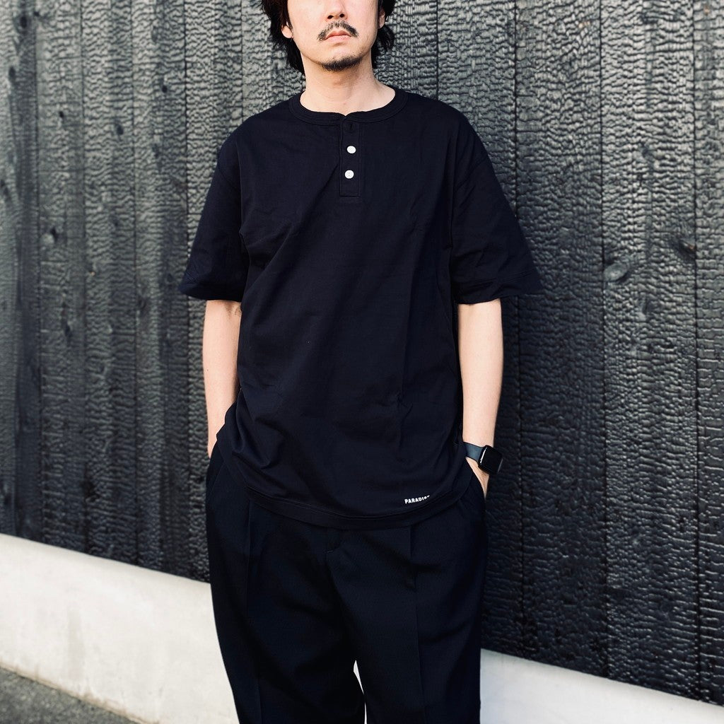 HEALTHKNIT | HENRY NECK T-SHIRT #BLACK [26SS-WMT-HK01]