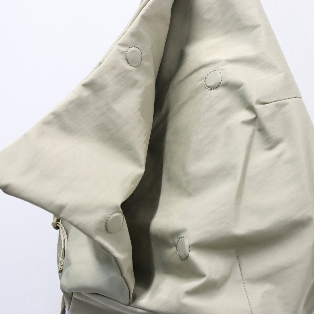 TEXTURED TWILL LAYERED SLINGER BAG #BEIGE [FTT36262B0009]