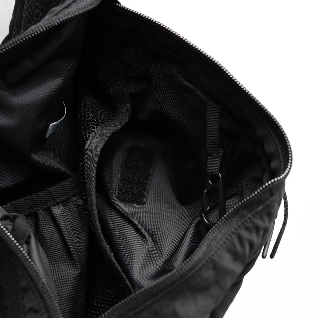 NYLON B CROSSBODY BACKPACK #BLACK 999 [RCCMAC735A-005269G]