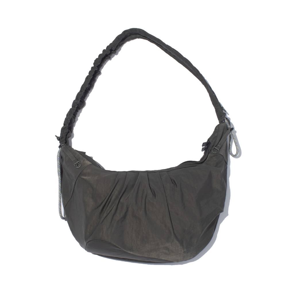 TEXTURED TWILL BODY BAG #CHARCOAL [FTT36262B0007]