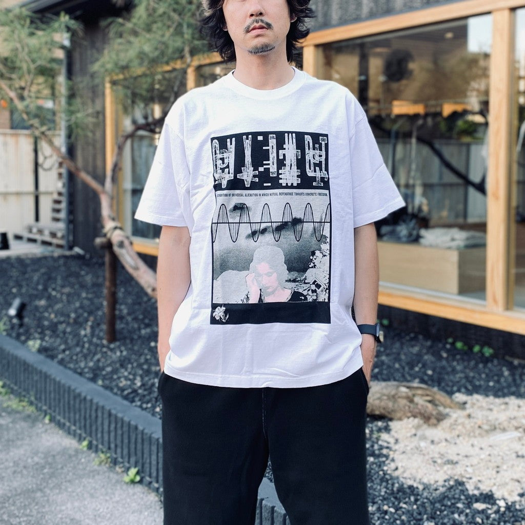 UNIVERSAL ALIENATION T #WHITE [CES28T01]
