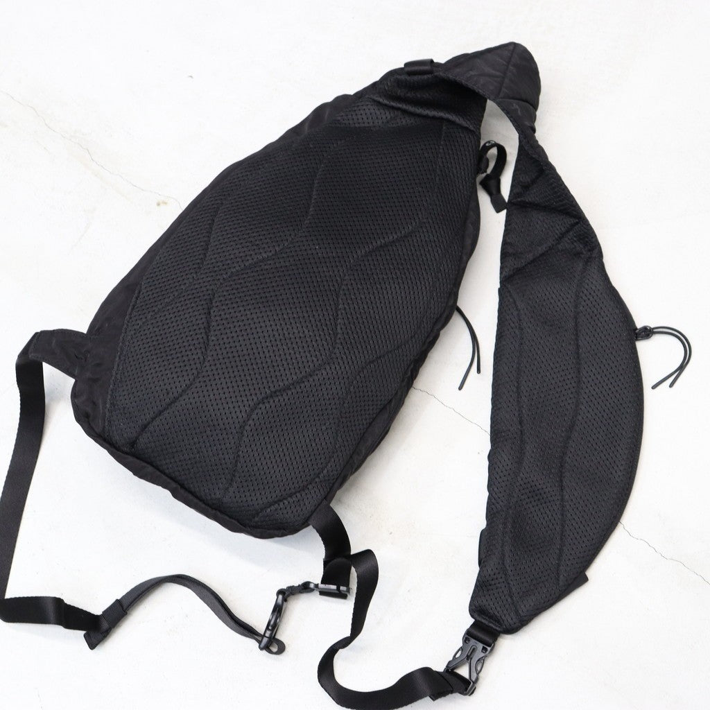 NYLON B LENS CROSSBODY RUCKSACK #BLACK 999 [RCCMAC735A-005269G-26FWP]