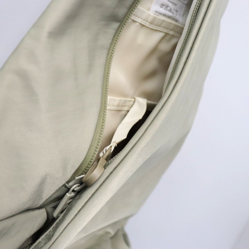TEXTURED TWILL LAYERED SLINGER BAG #BEIGE [FTT36262B0009]
