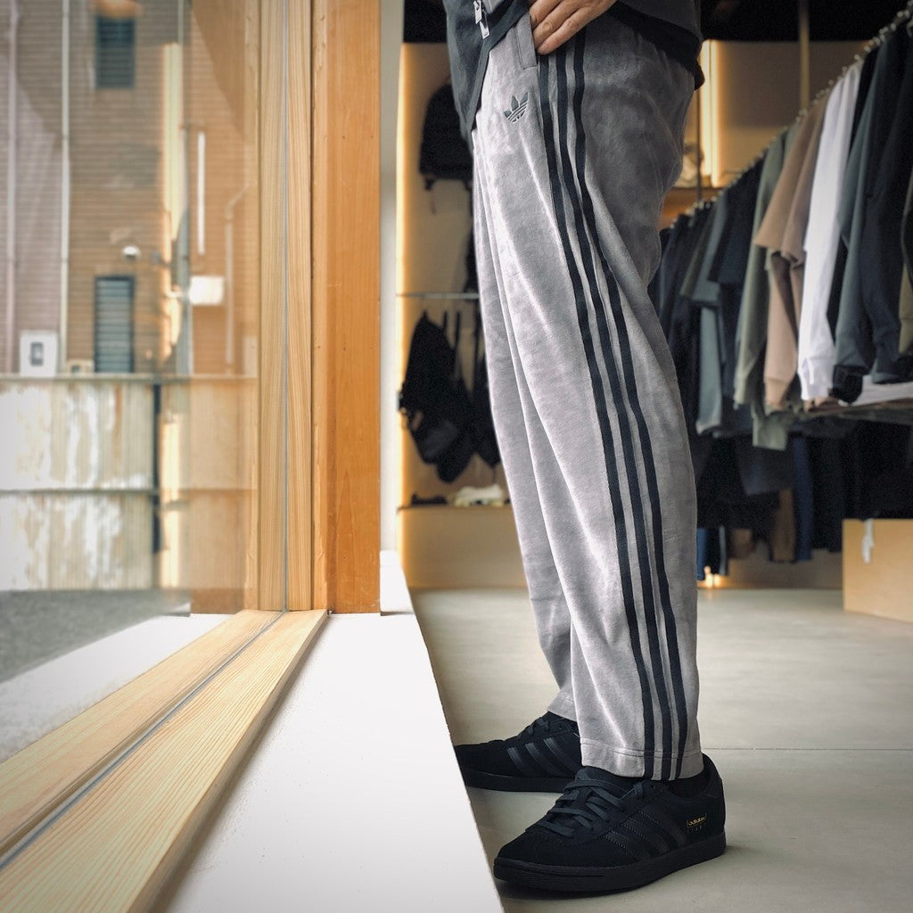 aere smooth velours pants グレー 試着のみアエレ aere smooth velours pantsグレー ベロア - メルカリ