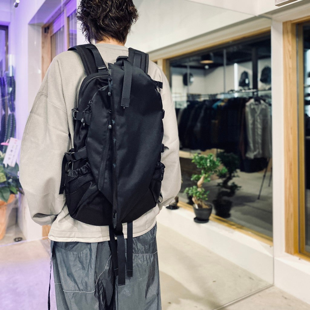 同時 | “GW-1U” CORDURA 尼龍“OUTSIDE”背包 #黑色 [GOOPI-25AW-SEP-03]