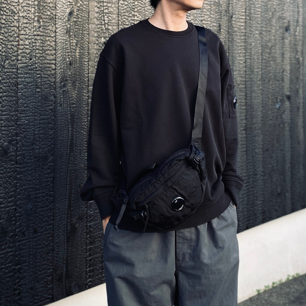 COTTON DIAGONAL FLEECE CREWNECK LENS SWEATSHIRT #BLACK 999 [20CMSS036A-110044G]