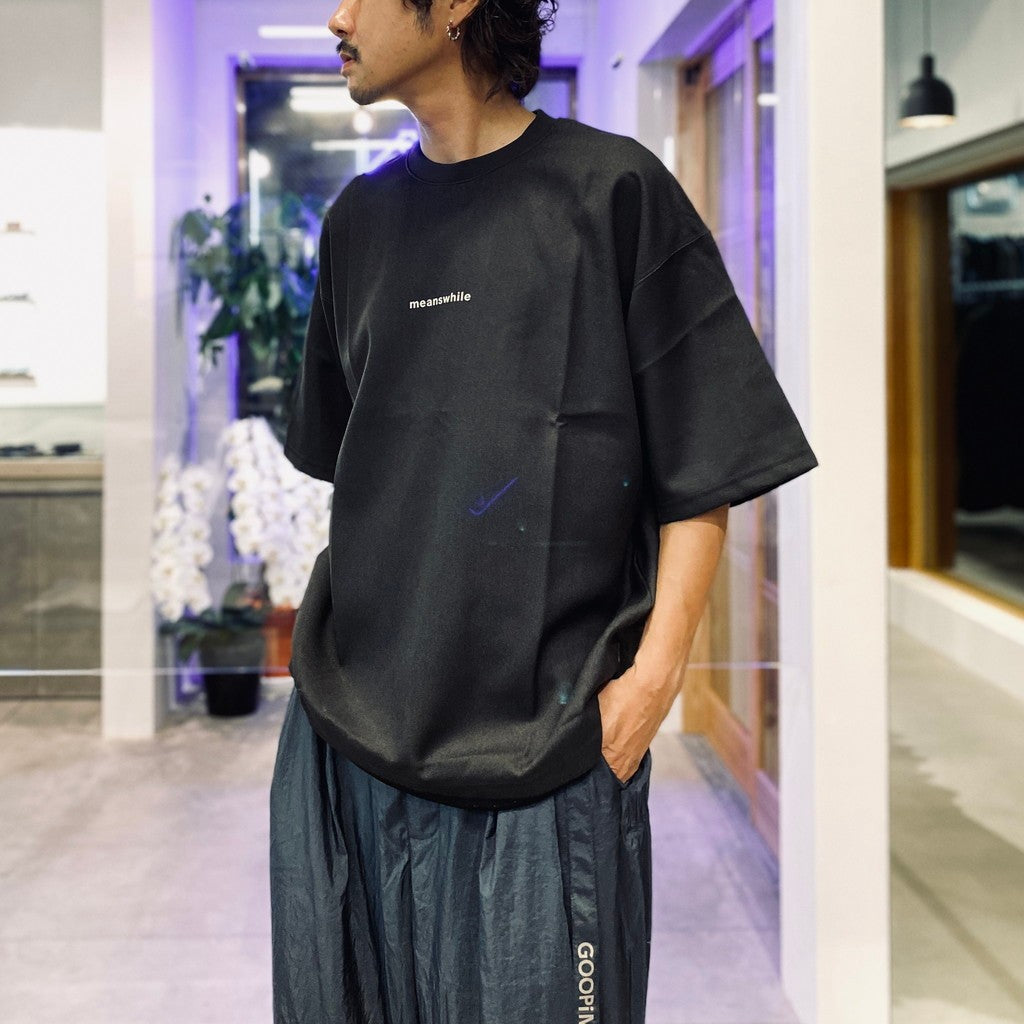 meanswhile | 「MW-T1」 1932 「THE DRM」 Nova Tech Tee #Shadow [GOOPI-25AW-SEP-02]