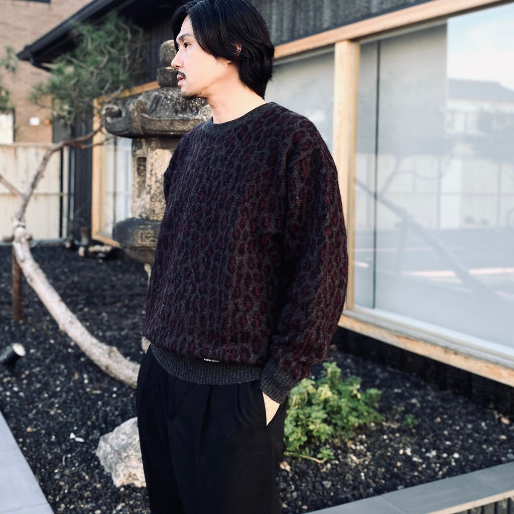 LEOPARD MOHAIR JACQUARD CREW NECK SWEATER #CHARCOAL [26FW-WMK-KN16]