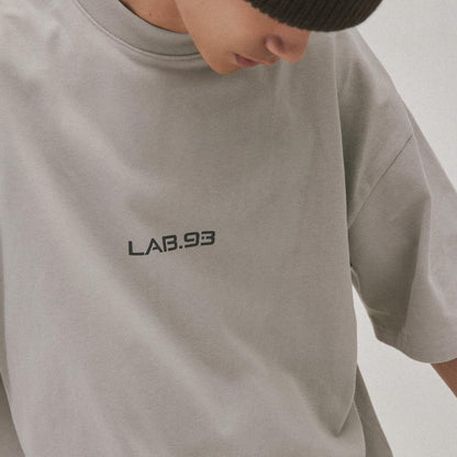 M001-G “LAB-93” 图案 T 恤 #BEIGE [GOOPI-24SS-APR-02]