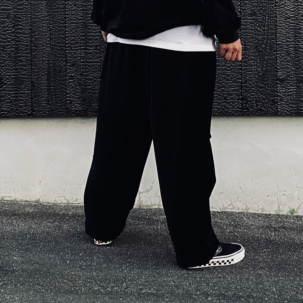 LX Classic Slip-On 98 (CHCKRBRD SIDEWALL BLACK/MARSHMALLOW) #Black/White [VN000E96BPQ]