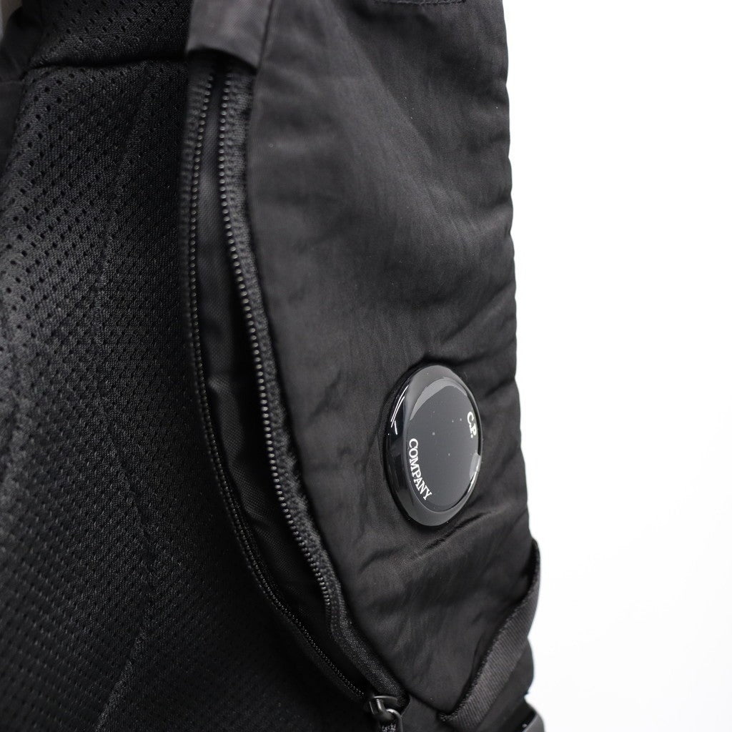 NYLON B LENS CROSSBODY RUCKSACK #BLACK 999 [RCCMAC735A-005269G-26FWP]